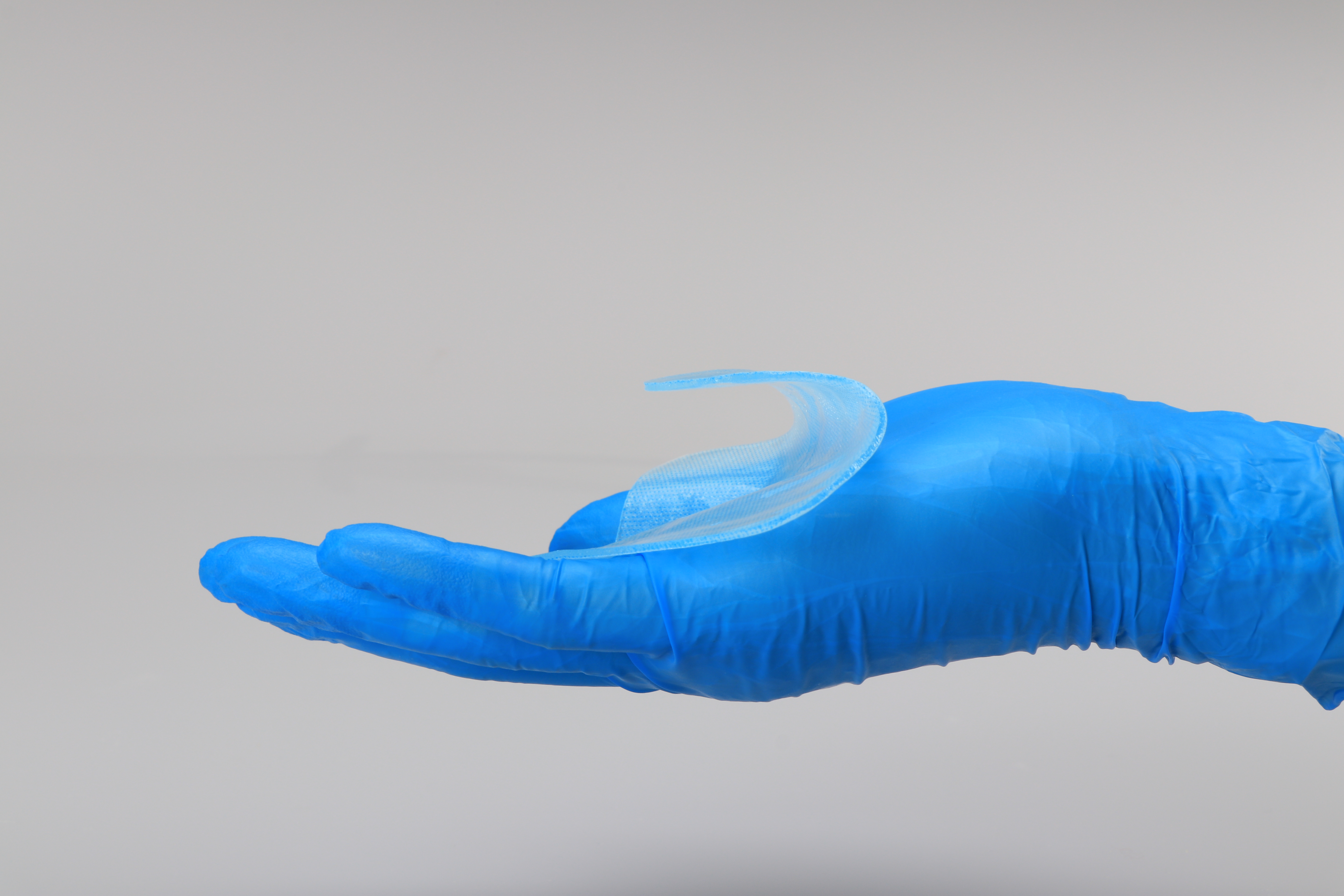 Absorbierender steriler medizinischer Hydrogel-Verband zur Behandlung kleinerer Verbrennungen